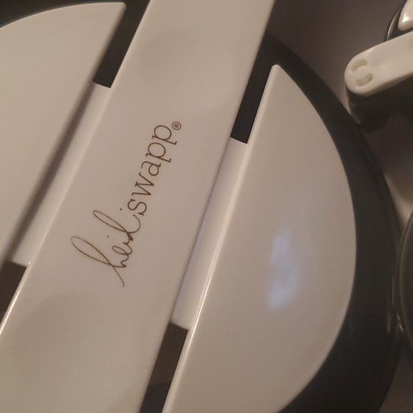 Heidi swapp brand pom pom makers - Picture 4 of 4